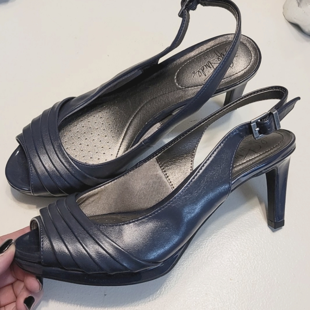 Navy blue heels, size 8